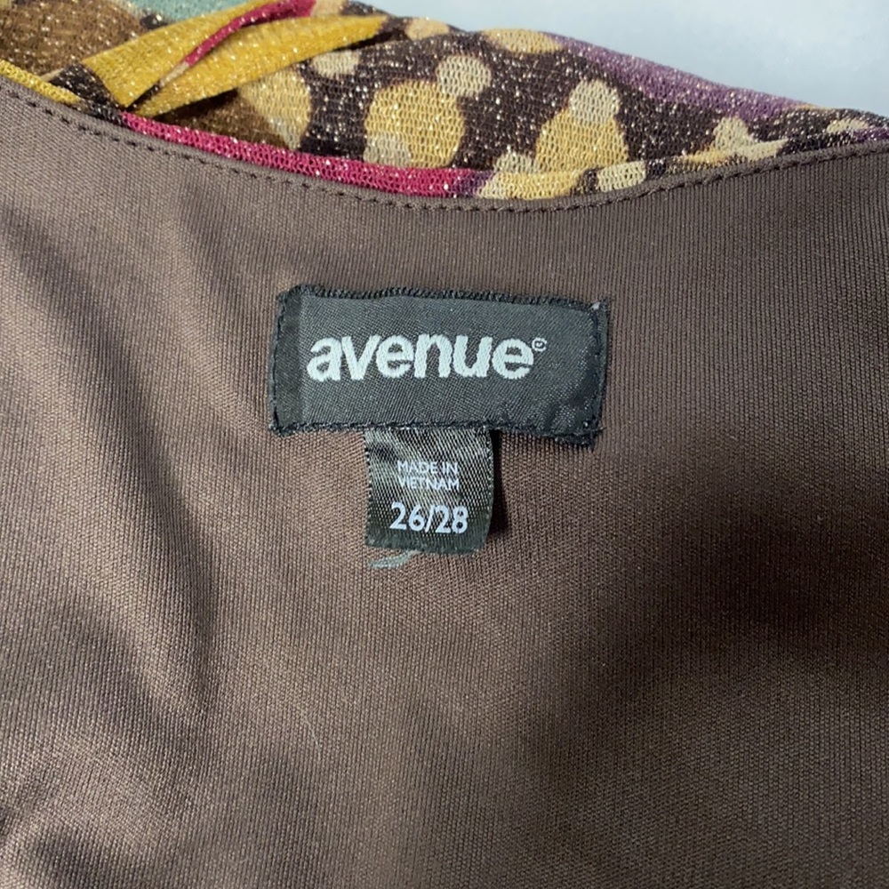 Avenue Plus size Top - Picture 3 of 3
